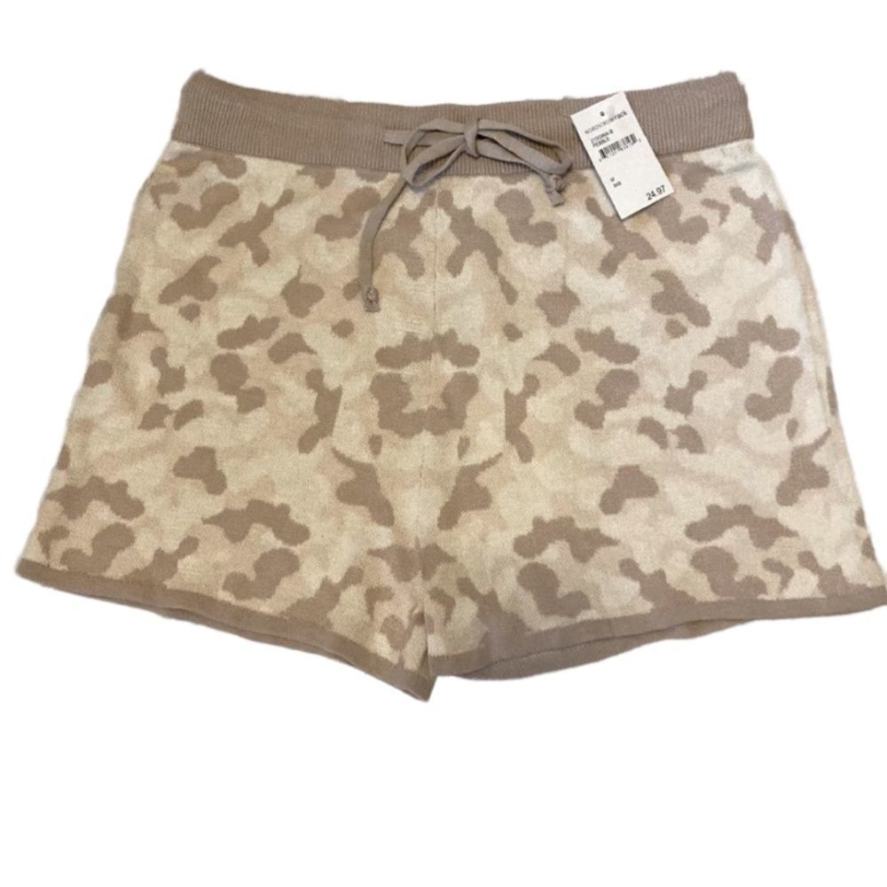 Heartloom Shorts Medium NWT